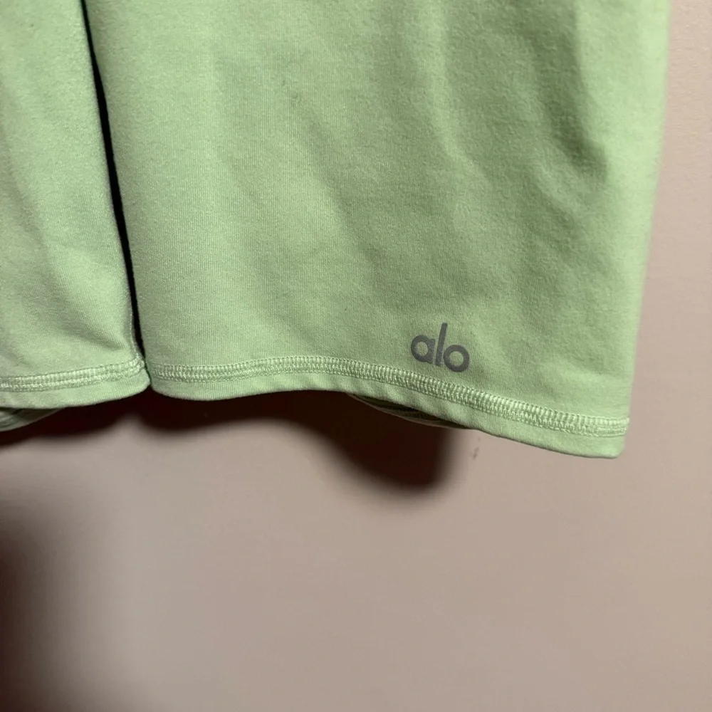 ALO Yoga Green Bike Shorts High-Rise Performance- Size XS